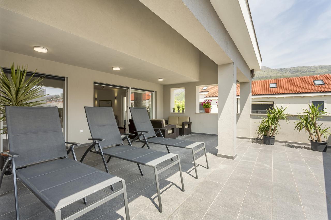 Luxury 3 Bed Apartment, Large Terrace, Pool, Close To Beach And Split! Подстрана Экстерьер фото