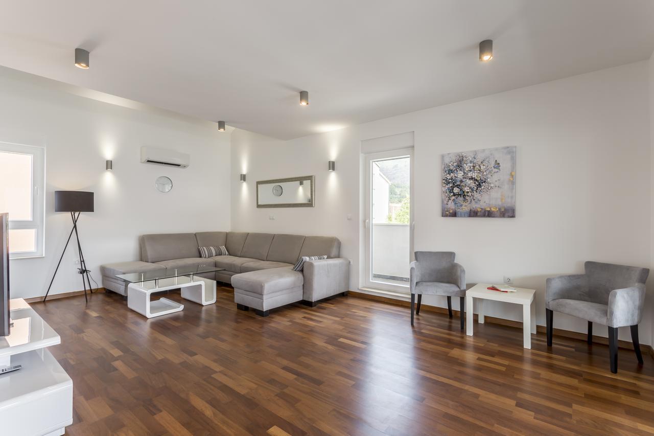 Luxury 3 Bed Apartment, Large Terrace, Pool, Close To Beach And Split! Подстрана Экстерьер фото